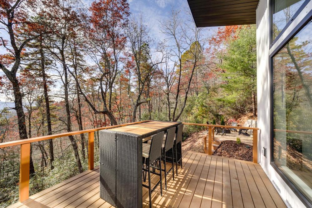 Modern Mountain-View Sanctuary in Pisgah Forest